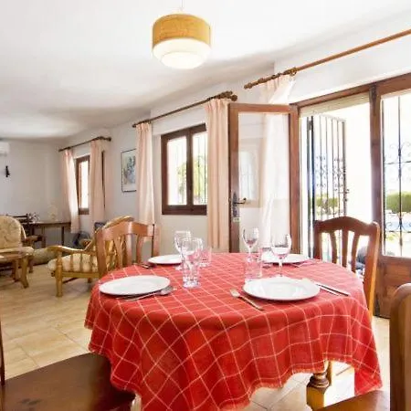 Sleeps 8 Pool Villa